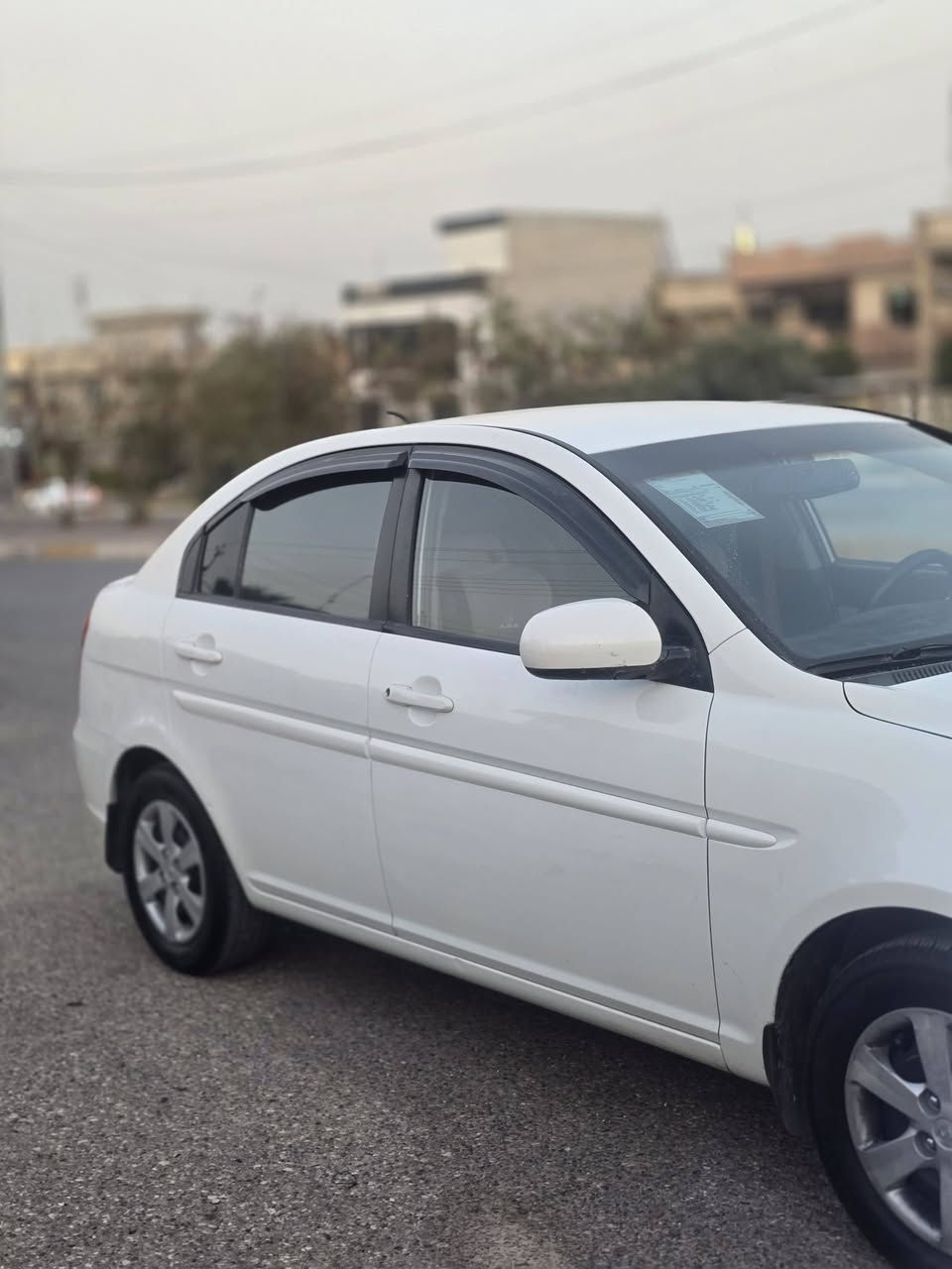 سياره للبيع 
هونداي اكسنت2010
وارد امريكي 
ماشيه  189 حقيقي
الضرار نص الباب الي وره السائق معدل عل بارد وراس البوند معدل عل بارد
الكير ومحرك شرط لانفخ ولاصرف وحجم المكينه 16 من الشركه ول تبريد شغال 
***********
***********
