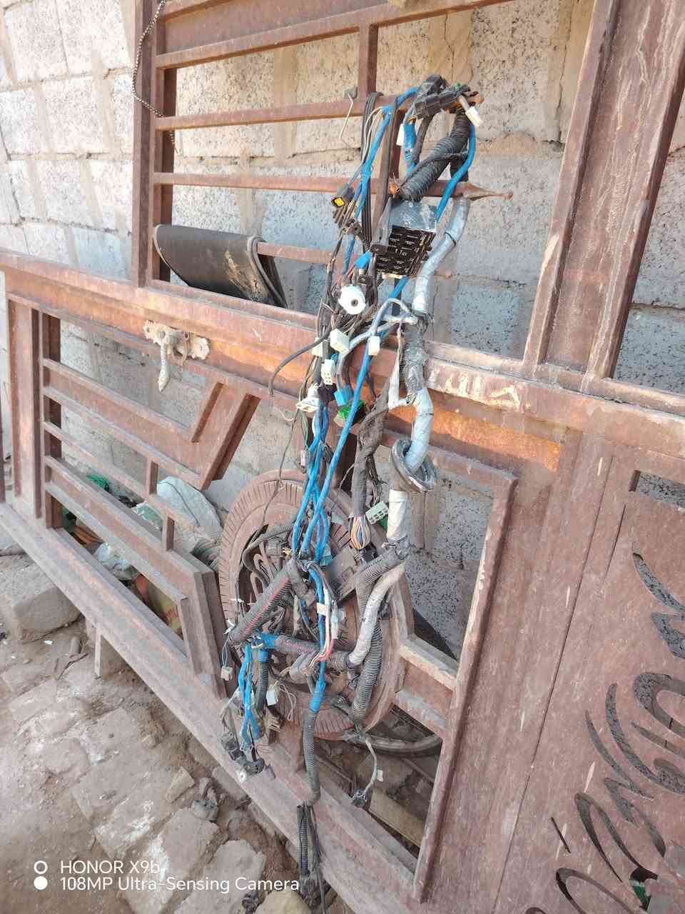 السلام عليكم
غراض سايبا  تفصيخ للبيع
كلمن وسعره سلف وضفيره وتخم افلنجات خلفي ومامي وكشنات وشفت ستيرن بسعار مناسبه عنواني المجر الكبير دور معمل الورق اتصال***********

نص مكتوب في الصور:
- O HONOR X9b
- 108MP Ultra-Sensing Camera
- HONOR X9b