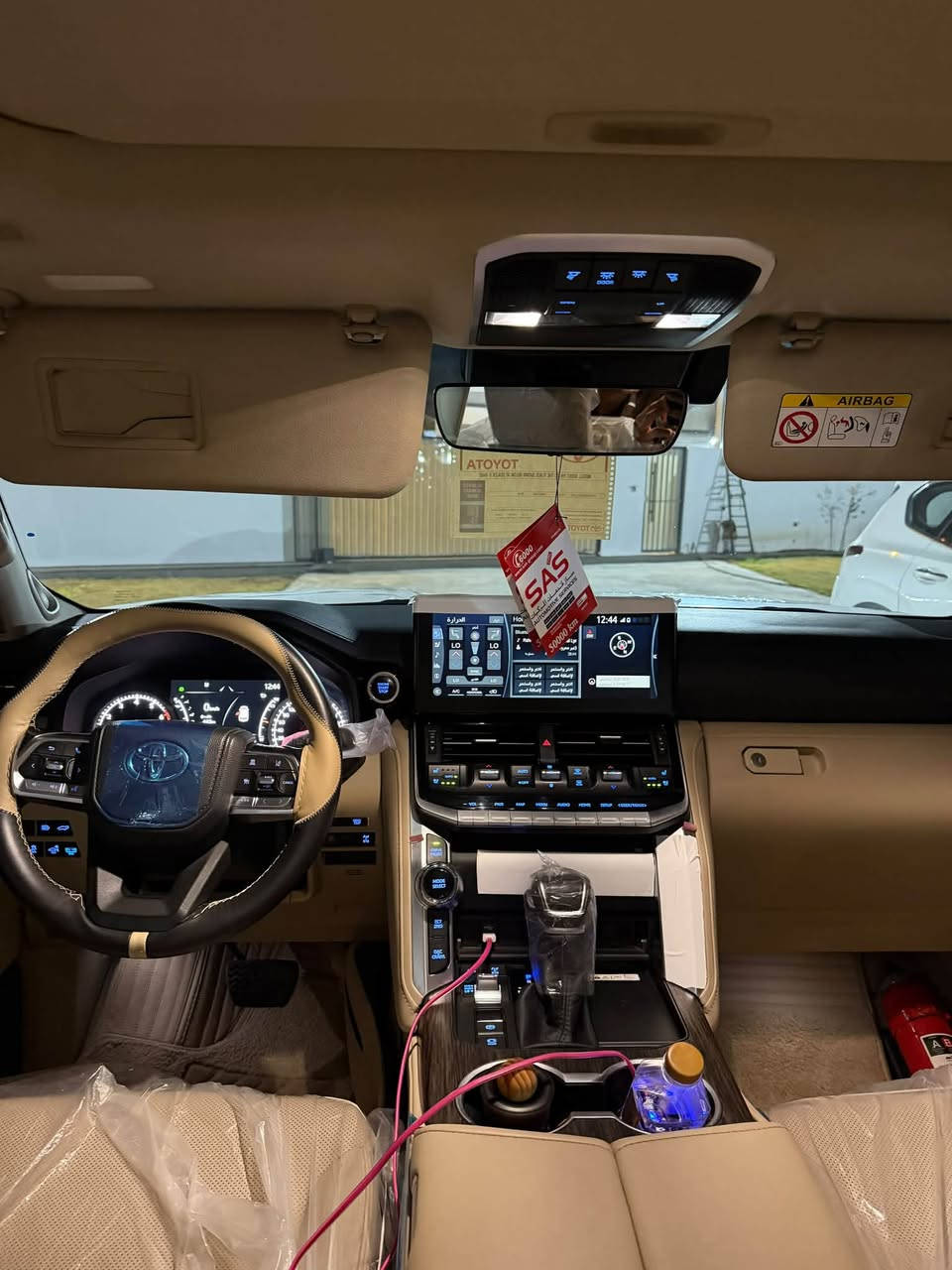 � للبيع لاندكروزر VX Twin Turbo Limited
{ السلام عليكم ورحمة الله بركاتة}❤️

• الموديل: [2023]
• الممشى: [33]
• اللون: [ابيض صدفي🤍]
• وارد: [بريم اصل]
• المواصفات: VX Twin Turbo Limited
• السيارة: [كفالة عامة]
• الحالة: نظيفة جداً
💰 السعر: [٦٩٥] بيها مجال للشراي
📍 المكان: [البصرة]
📞 للتواصل: [***********]
السيارة جداً نضيفة بحالة الوكالة بالحقيقة احلة من الصور السيارة ماشية فقط ٣٣ الف كيلو
السيارة رقم بغداد
