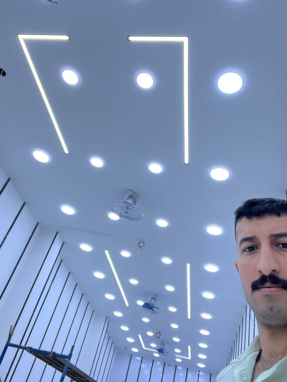 بسم الله ماشاء الله
نقدّم لكم أعمالنا باحترافية ودقة عالية، من الجبس بورد والأسقف والديكورات الحديثة إلى مختلف تفاصيل الديكور الداخلي، مع الحرص على جودة التنفيذ وجمالية التصميم.

🔹 تصاميم عصرية ومميزة
🔹 تنفيذ متقن وبأيدي فنيين محترفين
🔹 اهتمام بأدق التفاصيل
🔹 تنفيذ حسب المساحة والذوق المطلوب
مولات فنادق بنايات

أنتم تختارون التصميم، ونحن نحوله إلى واقع 🤍

📞 للاستفسار والحجز: راسلونا على الخاص

***********
***********
حسام ال حمد للديكور المغربي 
إبداع في التصميم… دقة في التنفيذ
