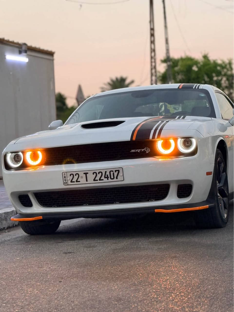 🔥 دوج جالنجر SXT موديل 2023 - للبيع 🔥
سيارة رياضية ممتازة بحالة جيدة ونظيفة جداً جاهزة للاستخدام.
📋 تفاصيل السيارة الأساسية:
 الموديل: 2023
 اللون: أبيض
 المحرك: سلندر (V6) سعة 3.6L (
 المسافة المقطوعة: 24 ألف ميل فقط
 الضرر: 3 قطع صبغ)
⭐ أبرز المواصفات (SXT):
 بصمة تشغيل ودخول ذكي
 شاشة لمس ذكية تدعم Apple CarPlay و Android Auto
 كاميرا خلفية 
 كرسي  السائق تحكم كهربائي
 نظام قيادة رياضي (Sport Mode)
 تبريد ممتاز (قطعتين)
 تحكم كامل من الاستيرن مع نظام أوامر صوتية
 ويل كب أصلية مع شاشة معلومات ومعايير قيادة
📍 الموقع: بغداد - حي الجهاد (شارع المطار)
📞 للتواصل والاستفسار: *********** بغداد, العراق

