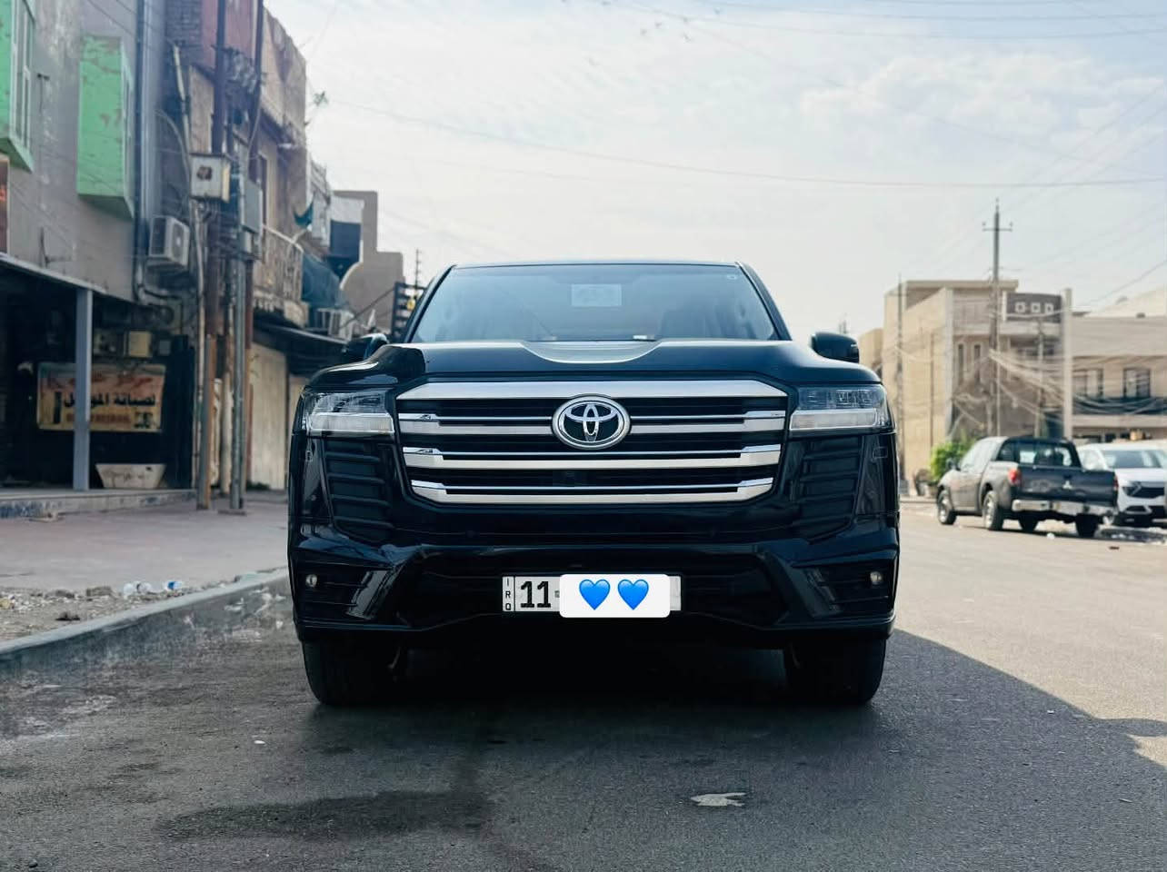 السلام عليكم 
لاندكروز لمتدد  2024 مكفولة كفالة عامه 
ماشيه 9 الف مغلفه ppf
مواصفاتها معروفه
5 كامرات
حساسات اماميه خلفية
كشنات تبريد
كشن 3 حركات
كشنات تبريد
وبعد مواصفات هواي 
رقم بغداد دولي تحويل ثاني يوم
سعر 675 وبيها مجال
للاستفسار الاتصال ***********

