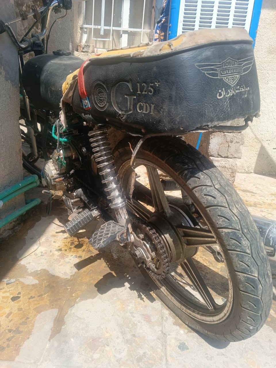 سلام عليكم سيڤان للبيع بيها نقوصات بسيطة السعر 200 الف بيها مجال قليل مكاني بغداد التاجي الرقم ***********اتثال وواتساب
