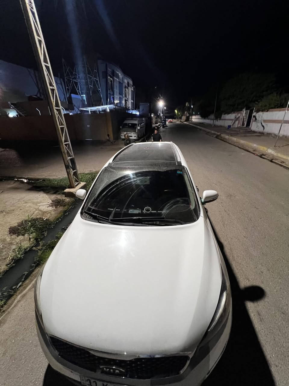 سورنتو موديل 2016 خليجي  لون ابيض 
بنوراما 
٦ سلندر ٧ راكب 
باسمي 
داخل جلد اسود وبيجي 
مرايات شفط 
شاشه كبيره 
اشاره بالمرايات 
تبريد ٣ قطع 
حساسات أمامي خلفي 
العنوان / ذي قار - قلعة سكر 
التواصل والاستفسار على الرقم 

***********
