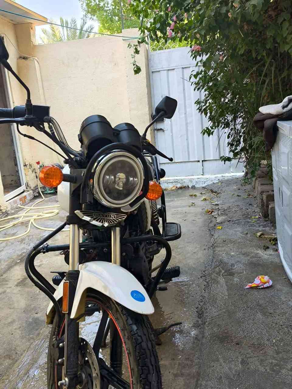 السلام عليكم دايون موديل 2021 لون ابيض اوراق اصولي اصولي مكينه 200cc مكان كربلاء القادسيه دراجه نضيفه وشوفت عينك تجي تفحص عجبت خير ع خير ماعجبتك تعوفهه وتروح السعر مليون و450 وبيهه مجال حك جيتك لن دراجه مامتعوبه ***********
