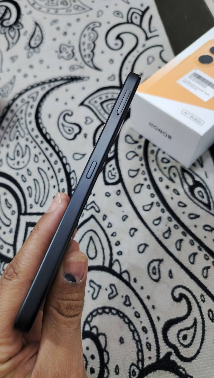 للبيع هونر x7e استخدام اسبوع فقط 

ملحقاته كامله
ذاكرة 256
بطاريه ( 7500 ).تدوم يومين 

السعر 240 الف قفل بيع مستعجل
مكاني / البصرة / الزبير 
للأستفسار: ***********

نص مكتوب في الصور:
- MEIZU Lucky 08
- Lucky 08