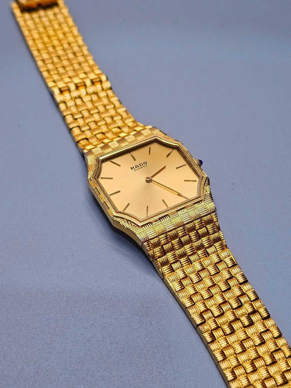 رادو اوكتا گنال 💎 
Rado Octagonal Gold Quartz
تغليف ذهب 🪙 
مميزة بلا حدود 💚 

للاستفسار *********** وتساب ✅
