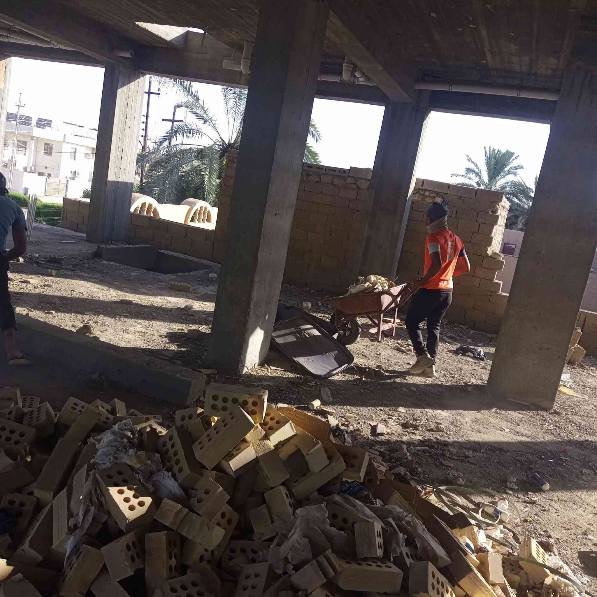 سلام عليكم  /  يوجد كادر عمل جاهز /  تصعيد مواد /  تنضيف بيوت /  تفليش /  تكشيط /  دفن نهري /  شقلنه ليل ونهار /  ومعداتنه جاهزه  ومالك دخل بكلشي تأخذ شقل جاهز مني سلمني شقل وتأخذ شقل جاهز / ماعليك بس تصال على رقم /// ***********

