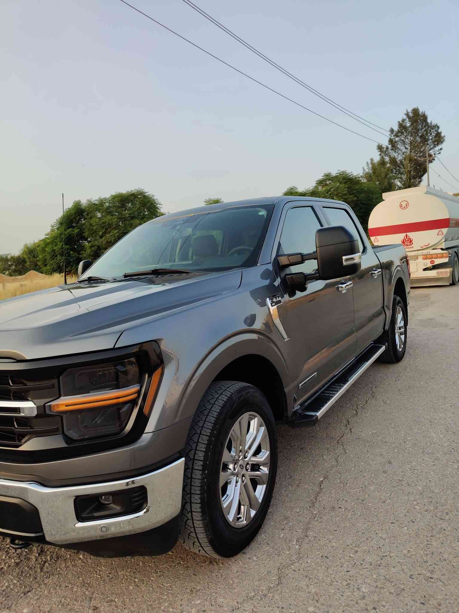 Ford f_150 للبيع
موديل 2024 hybrid
3.5torbo
6سلندر
مواسفات XLT
لون نفطي 
حادث بس باب خلفيه 
سيارة جاهيز فول
***********وتساب
