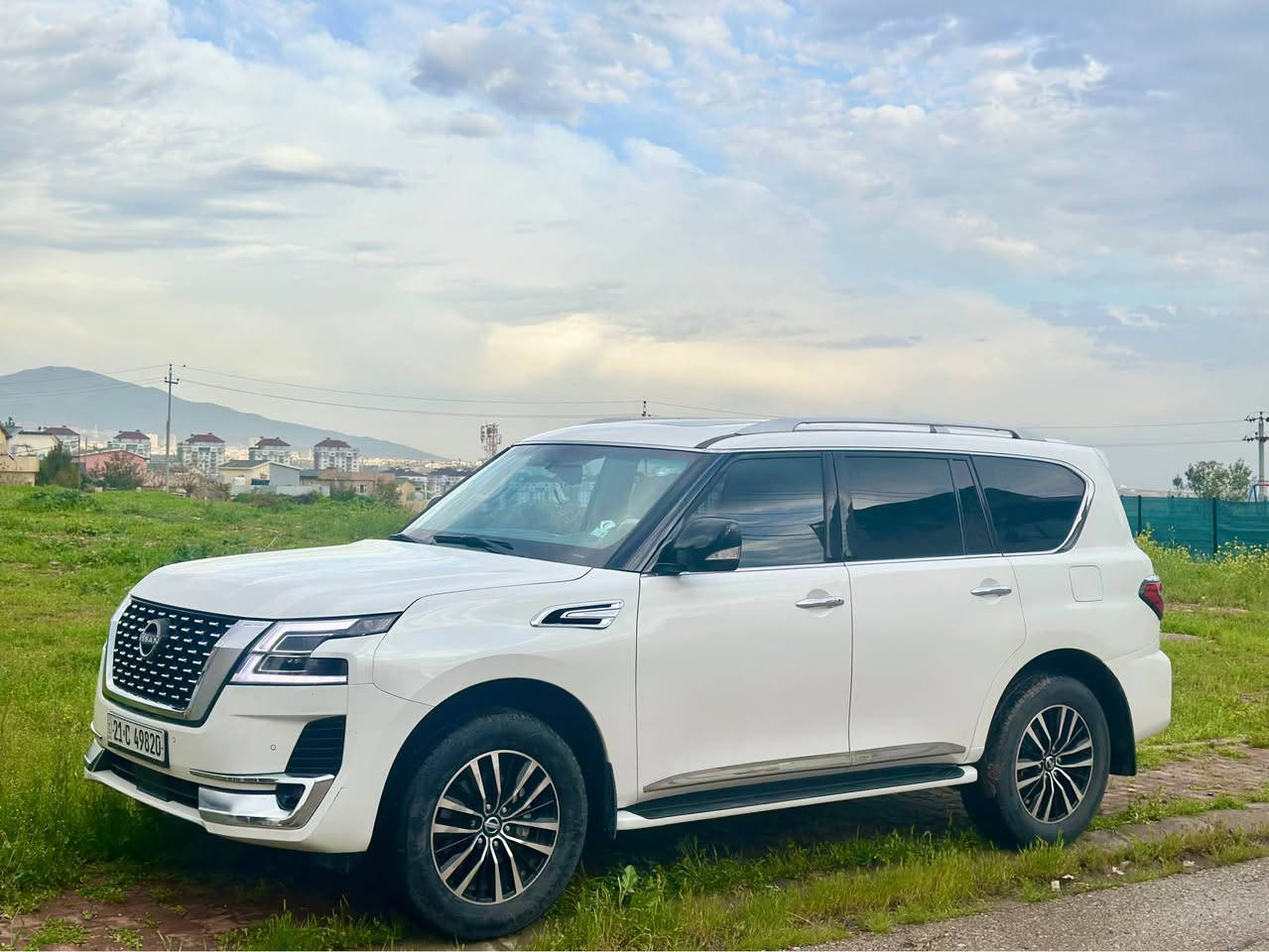 Nissan patrol 2020
***********
نیسان پەتڕۆل ٢٠٢٠ تیتانیۆم V6 دەرەجە ٢ موحەسەن تەنەفوس تەبیعی بێ تۆربۆ 
 فول فول مواسەفات 
سلاید 
سەلاجە
سنوق شەفت 
٥ شاشە و ئاوێنە کامێرا 
سەیارەکە ماڵی دۆستە 
گێڕ و مەکینە بە شەرت 
یەک چەمەلەخ و سێ پەڵە بۆیاخی بچوکی هەیە لەسەر شووخت بۆیاخ کراوە و یەک ساردیشی هەیە 
هەموو شتێکی بە شەرت 

سعری ٣٣٥$ و مەجال 

*********** السليمانية, العراق
