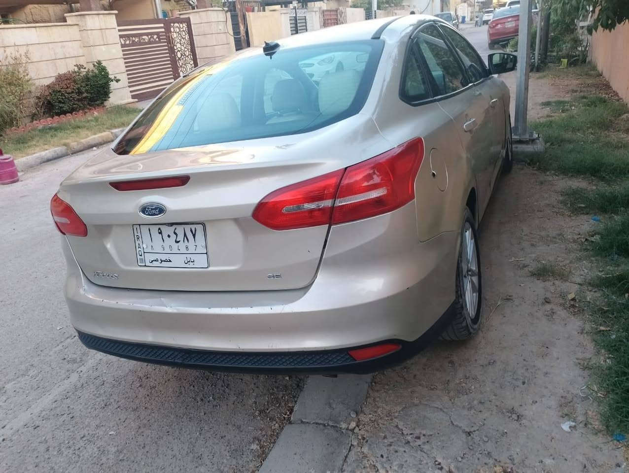 فورد فوكس ٢٠١٧ محرك ٢٠٠٠ المرغوب و صرفها كلش قليل تسحك بانزين عادي و محسن
ماشيه ١٢٣ الف ميل 
كير و محرك و تبريد جديد 
صدرها ٧٥% 
حادثها امريكا جاملغ يمنه 
و جالمغ و باب اليمنه بيهن جرد 
مطخوخه باب خلفي يمنه و معمره بدون صبغ و البنيد وكع عليها طابوكة بس هاي شويه الي بي معجون 
ترهم نقد و ترهم دفعتين شراي خابر واتساب ***********
