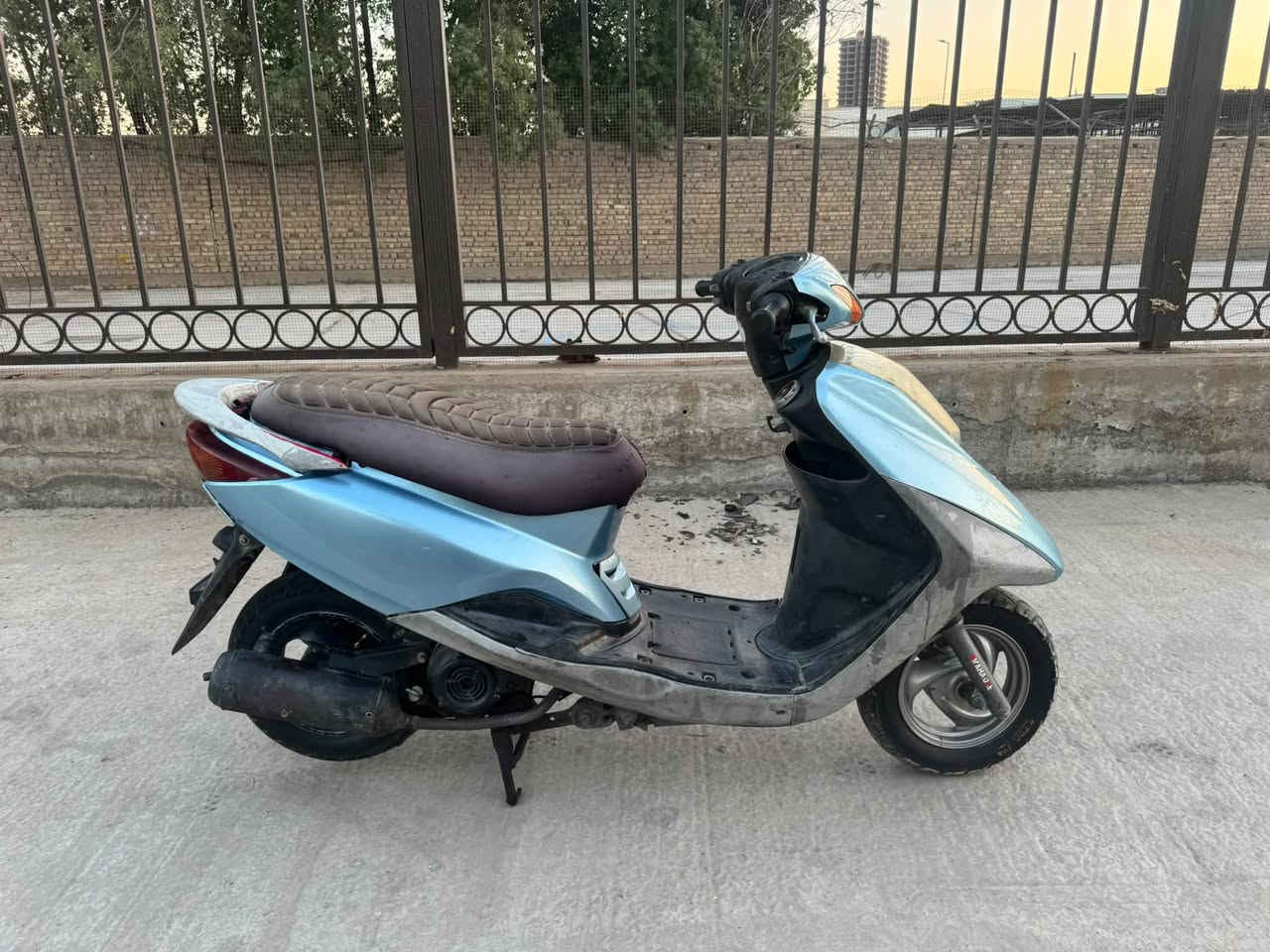 السلام عليكم دراجه بريز لايت جوه دراجه بلاديه شوفت عينك 450 وبيها مجال مكاني الحريه شارع ٣٠  للتواصل ***********

