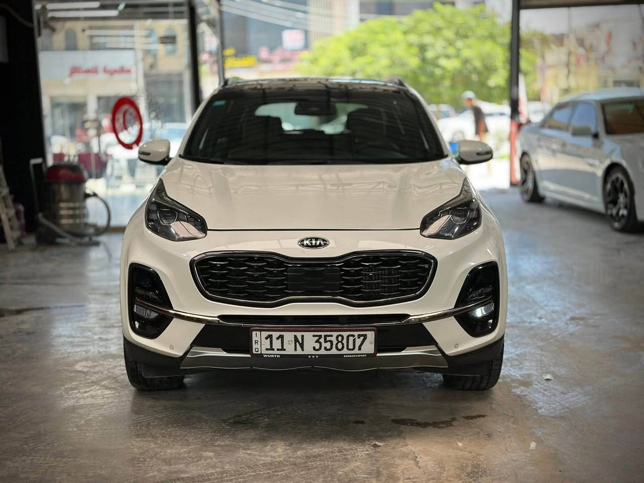 السلام عليكم ..تحية طيبة(مراوس بفرونتلاندر او راف فور حسب القناعة)
Kia sportage 2022 SX

2000 Turbo gdi

فول مواصفات

فتحة بانوراما

كشنات تدفئة+تبريد

مري شفط

ستيرن تدفئة

جنطة كهرباء

رادارات جانبية 

رادار امامي

كامرة خلفية

وبقية المواصفات..

السيارة ماشية 48,000ml

حرة رقم بغداد 

حادث السيارة/تبديل جاملغ امامي

+صبغ نص بنيد +جاملغ خلفي السائق

السيارة نظيفة جداً مال جناي

بدون لغد بدون شاصي

صور الحادث موجودة ع الواتس بيك خير وتدلل

مكان السيارة: بابل-حلة

الشراي اتصل وتأمر

***********
