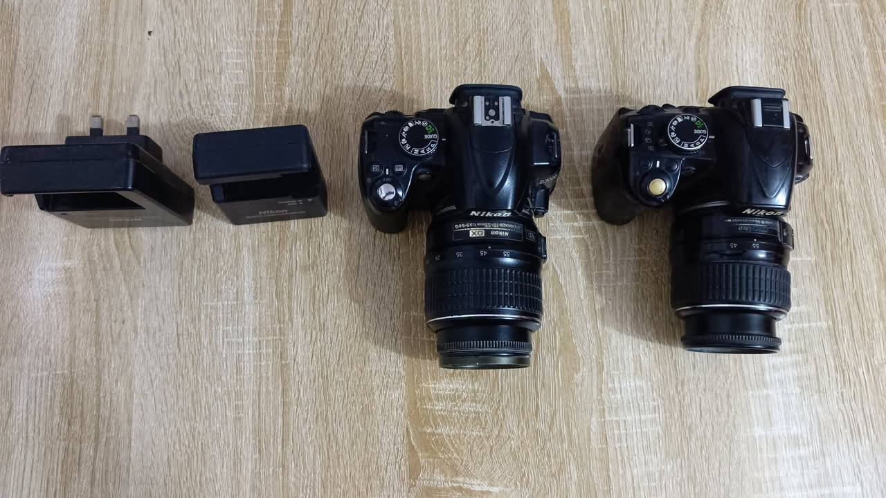 السلام عليكم اخوان عندي كامرات Nikon عدد 2 مع شواحن اصلية
1- الكامرة الاولى Nikon D3100 السنسر ضعيف على الاوتو ضعيف لاكن على المنول شغالة ويحتاجلها تنضيف داخلي 

2- الكامرة الثانية Nikon D3000 كل مشكلة مابيها بس نقصها بطارية 

السعر النهائي اثنينهن175 الف ابلاش

*********** 

***********
