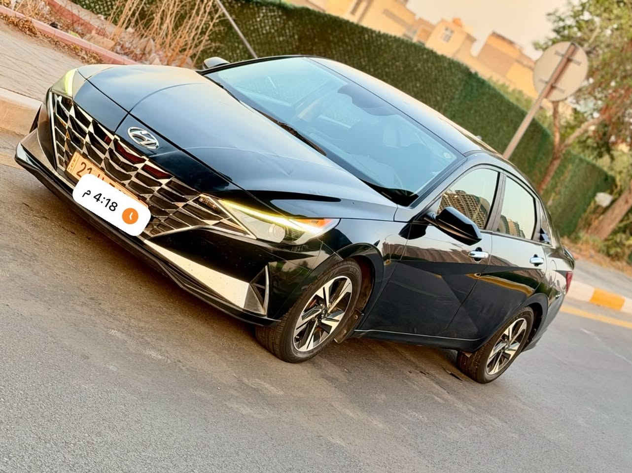 سلام عليكم 
بيع او مراوس حسب القناعة 
النترا موديل ٢٠٢٢ امريكي
مكينه ٢٠٠٠ دوش 
حادثها دعاميه اماميه وربع البنيد بدون ايرباك بدون دواخل صور الحادث بلمنشور بيهه بيهه كلير الجاملغ الخلفي والباقي كفاله 
مواصفات السياره 
سياقه ذاتيه توقيف ذاتي رادارات بصمه تشغيل عن بعد صدر امامي خلفي كله جديد رقم سليمانيه انكليزي تريد  تحويل او وكاله اني حاظر 
مكان السياره بغداد السيديه 
للاستفسار على الرقم ***********
متوفر واتساب
