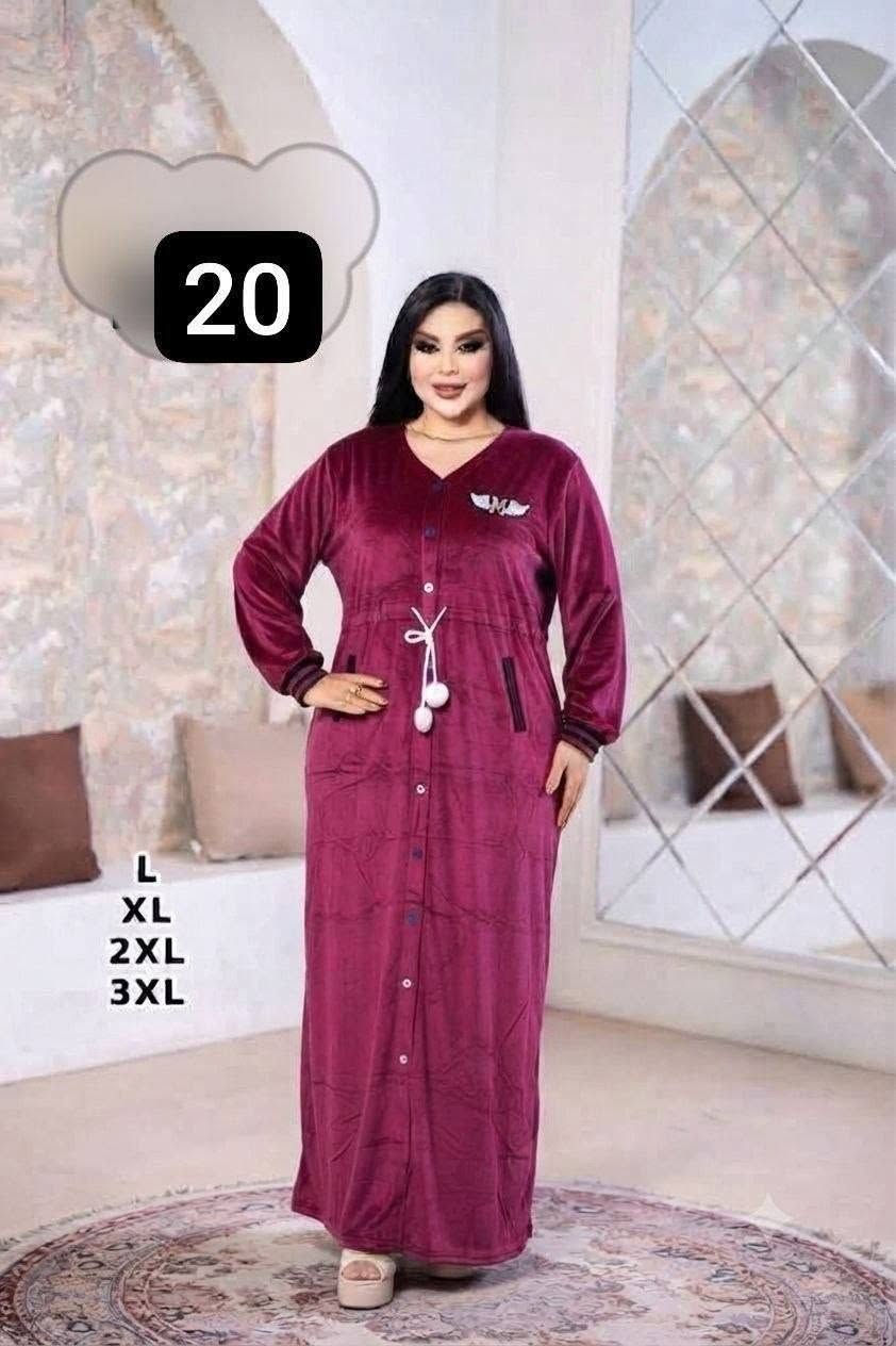 جملة 🔴 جملة 🔴 جملة
​ دشداشة مخمل خامة ثقيلة (درجة أولى) 
L - XL - 2XL - 3XL
للحجز والاستفسار مراسله الصفحه
واتساب *********** 
عنوان بغداد، الشورجة 🏙️

نص مكتوب في الصور:
- 17
- L
- XL
- 2XL
- 3XL
- 22
- 23
- 20
- 19
- 21
