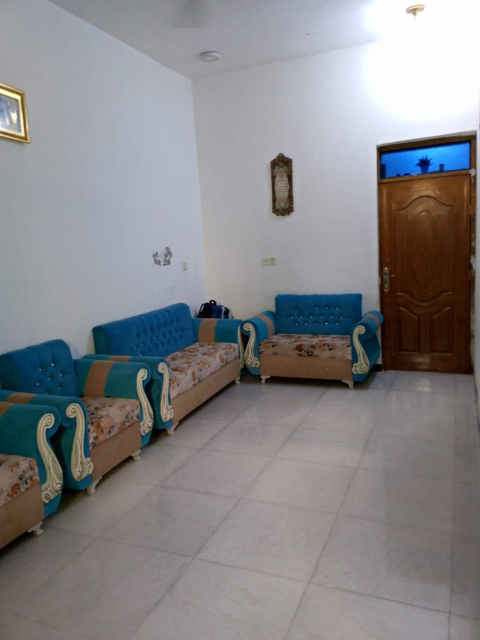 بيت للبيع 120م امامي التضحيه قرب مدرسه حبيبيب بن مظاهر غرفه صاله مطبخ حمام ديوانيه السعر 120بيه مجال للاستفسار *********** واتساب اتصال ***********
