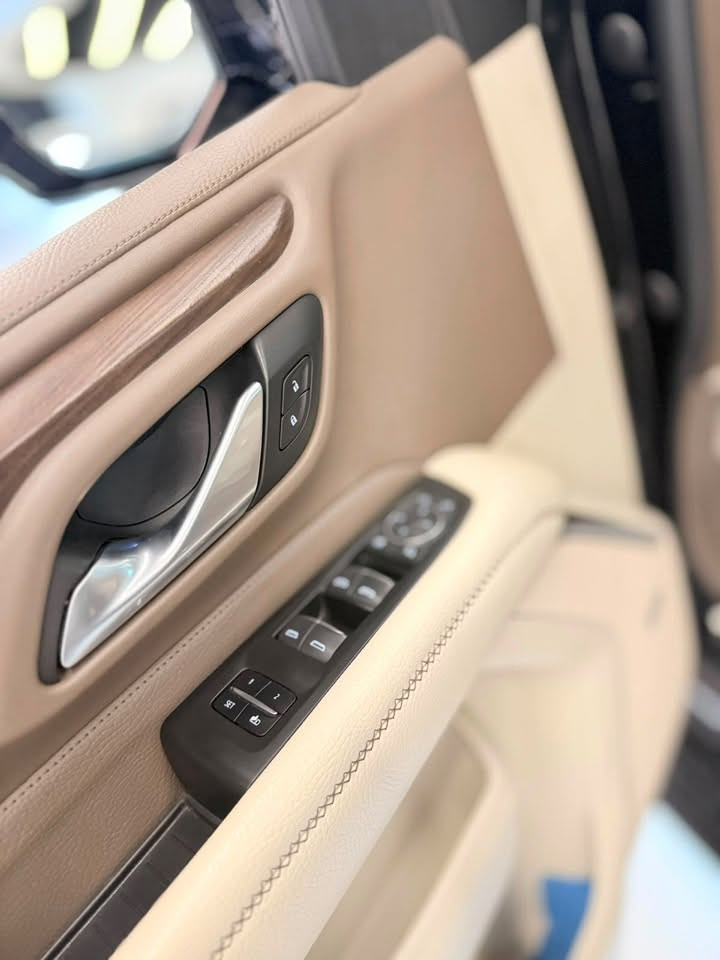 👑🖤 الهيبة الأمريكية… والفخامة من طراز دينالي 🖤👑
🔥 GMC YUKON DENALI موديل 2022 🔥
🇺🇸 وكالة المنصور للسيارات

مو مجرد SUV… هذه سيارة تجمع بين الحجم، القوة، الفخامة والحضور اللي يفرض نفسه من أول نظرة.

💎 الأداء والقوة:
✔️ محرك V8 قوي
✔️ كير أوتوماتيك
✔️ أداء استثنائي وثبات عالي
✔️ مكينة وكير مكفولات
✔️ ماشية 100,000 كم

✨ مواصفات DENALI الفاخرة:
✔️ تصميم Denali الفاخر والمميز
✔️ داخلية فخمة وتشطيبات راقية
✔️ 7 مقاعد واسعة ومريحة
✔️ كامرات محيطية 360°
✔️ حساسات أمامية وخلفية
✔️ شاشات ترفيه خلفية
✔️ مقاعد كهربائية بذاكرة
✔️ تبريد وتدفئة المقاعد
✔️ سقف بانوراما
✔️ نظام صوتي فاخر
✔️ باب خلفي كهربائي
✔️ دخول ذكي وتشغيل بصمة
✔️ أنظمة أمان ومساعدة متطورة
✔️ إضاءة LED بتصميم Denali المميز

🏆 الميزة الأهم:
🇮🇶 وكالة المنصور
🔒 المكينة والكير مكفولات
📍 ماشية 100 ألف كم

🎯 إذا تبحث عن سيارة أمريكية فخمة، قوية، واسعة وتحافظ على هيبتها بكل مكان…
YUKON DENALI هي

للاستفسار على الرقم 

***********
