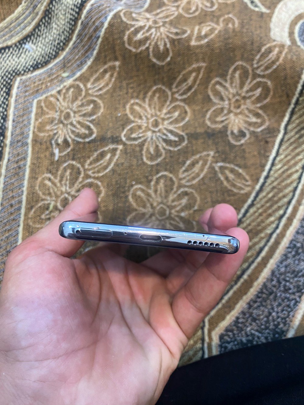 Tecno Camon 40 pro 5G 
الذاكره: 256 
الجهاز نظيف كلش سعره 325 و بي مجال حگ الجيه مكاني بغداد.