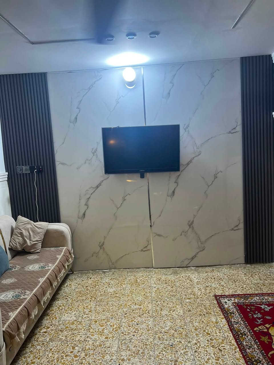 بيت للبيع خدمات مسقط البدايه بخلف الشارع التجاري مساحه ١٠٠ للاستفسار ***********
