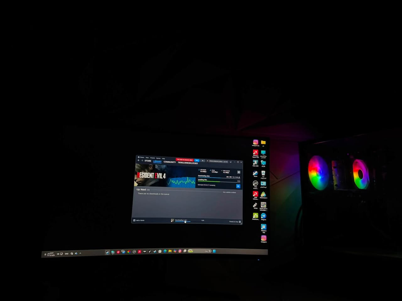 السلام عليكم 
كيس وشاشة 

Cpu: E5 2670 v3 
Mb: atermiter x99 ddr4 
Ram: ddr4 16gb ram 8x2 
Gpu: soyo Rx 580 8gb gddr5 
Ssd: Lenovo 256gb speed 550m 
Power: Mass gaming 650w 80+ bronze 
Case: Frantic cg77 3 fan rgb
الشاشة 27 انج كيرف منحنية 180hz فريم 
500 وبيها مجال للطيبين
واتساب ***********
