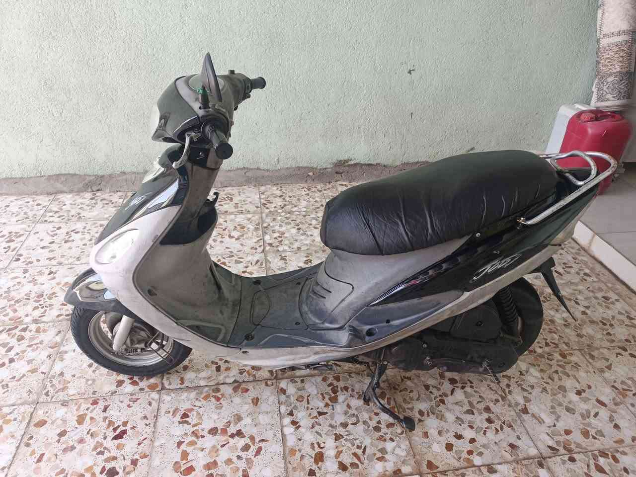 دراجه للبيع 550الف وبيها مجال قليل ناصريه مركز حي ام البنين خلف الشركه الهنديه*********** مفتوحه بوشه بس
