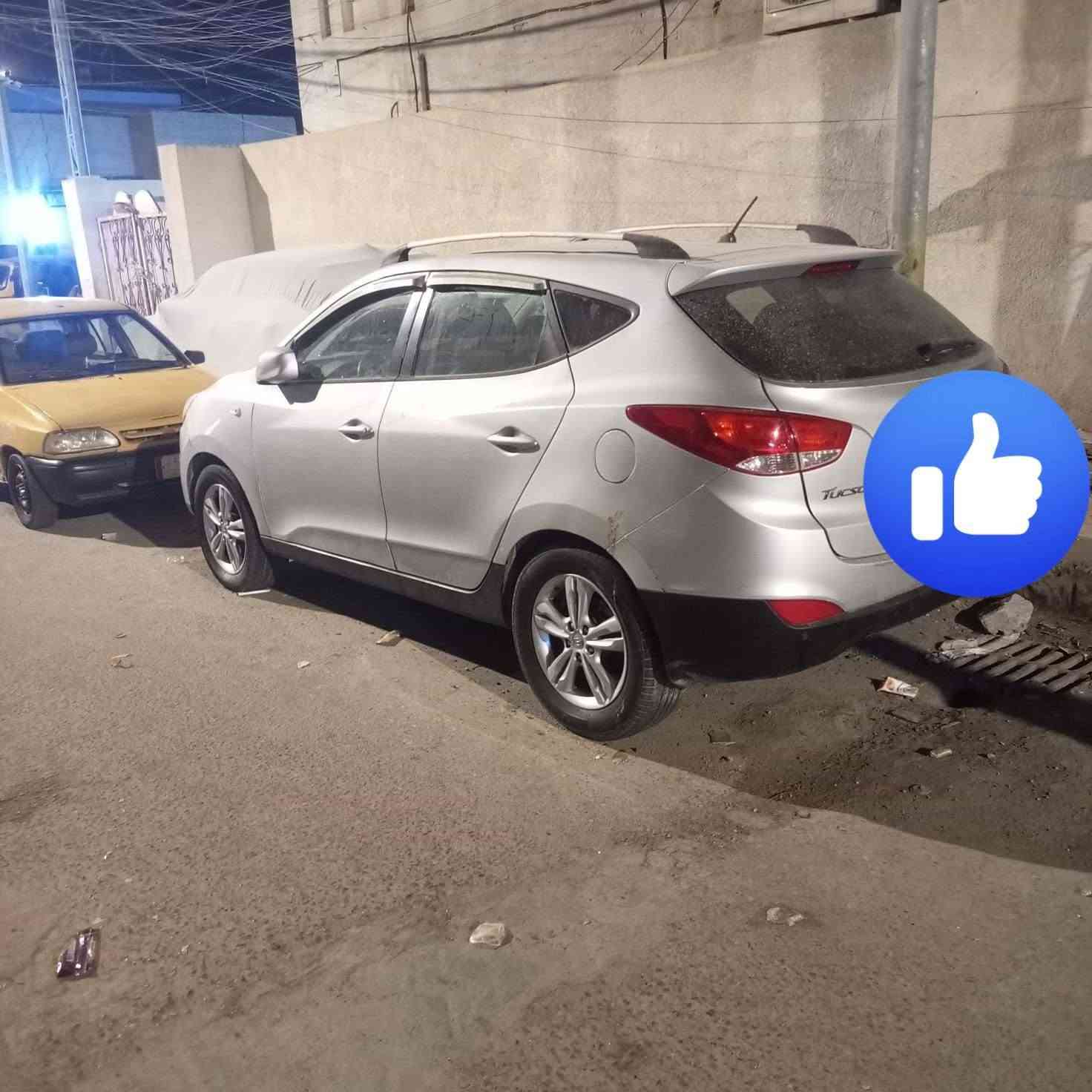 تكسون لبيع
سيارة جاهزة عل اخير
ما عد مكينتها كايمة 
كصتها جنطه 
متومة شمالي اربيل 
الاستفسار مراسلة الرقم 
‏‪***********‬‏
مكاني بصرة 
السعر ٤٠
موديل ١٢
سيارة كاز
