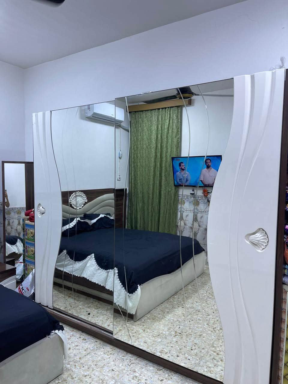 السلام عليكم غرفه تركي للبيع سعر 300 الف وبيها مجال للاستفسار ***********

