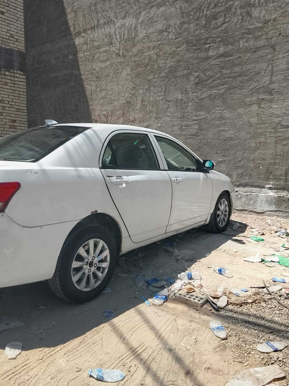 سيارة F3 BYD للبيع موديل 2011 لون ابيض حساسات خلفية كير اوتوماتيك الرقم بغداد مكان السيارة بغداد حي تونس السعر 39 ورقة وبيها مجال عليها غرامة مليون دينار للاستفسار الاتصال على الرقم ***********
