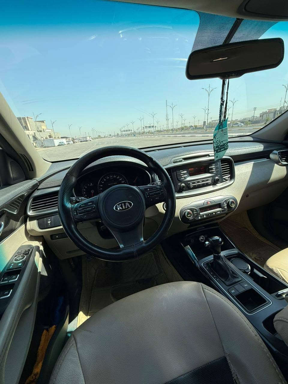 سورينتو 2017
6 سلندر
خليجي مكفول 
بصمه 
مري شفط 
كشنات جلد
7 راكب
كشن سايق كهربائي 
ماشيه 180 km
مكان سياره كربلا
السعر 205 ورقه وبيه مجال بسيط
(دفترين وخمس اوراق) 
الرقم ***********
