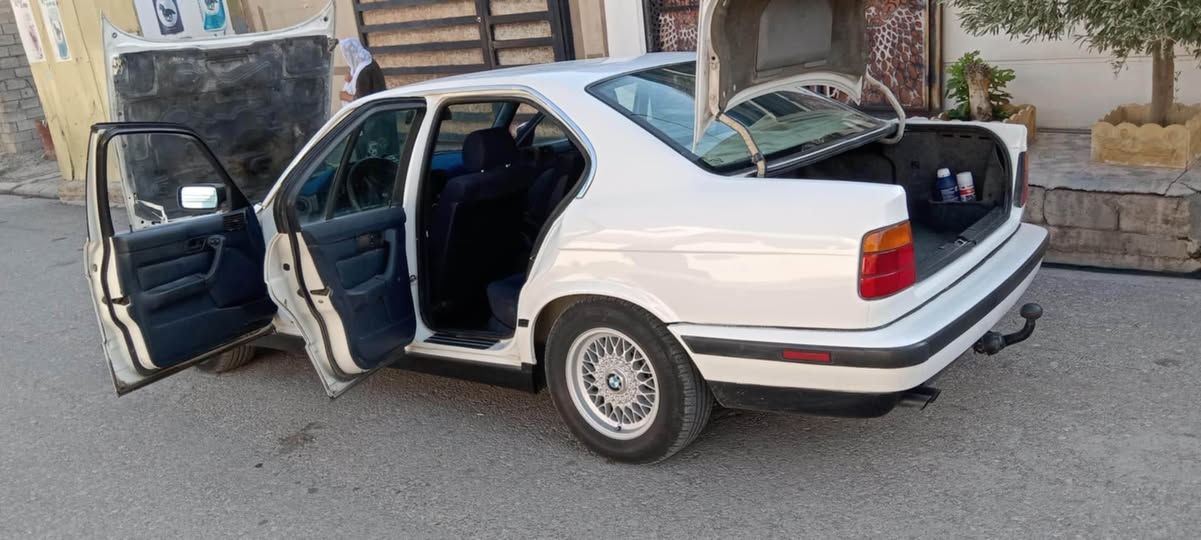 Bmw520فانوس
للبيع او مراوس
موديل1991 السياره جديده كير مكينه تبريد 
كهربائيات كلها جديده على الكفاله شغله وترايك وين متريد تروح بيها 
سيدي جنجر ام بي فاير 
تليفون 
غرفتها جديده  
رقمها اربيل وهزه جديده تحويل مباشر 
مكان السياره اربيل 
السعر 90 وبيها مجال 
***********
*********** أربيل, العراق
