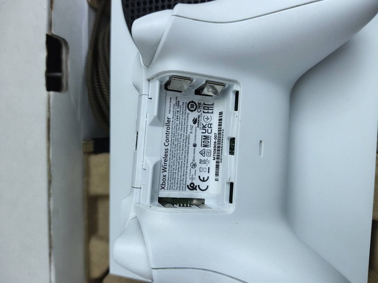 السلام عليكم
اكس، بوكس سيريس اس 
512GB
 الجهاز نضيف لوك ستيكر ما مستدخم قليل جدا 
دبل جويستك الثانيه من جيم سير KALEID FLUX الوان RPG 
العنوان بغداد الشعب 
السعر 430 
***********
