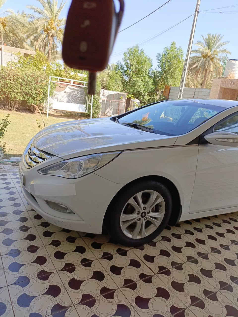 سلام عليكم 
سوناتا موديل 13
خليجي جاملغ الامام فقط مصبوغ
الباقي كفالة عامه وضع شركه 
رقم بغداد تحويل مباشر 
سنوية لل28
مكينه 2400 دوش 
تخم تاير حدادية سيارة 
جديده كلش سيارة 
127 وبيه مجال 
مكاني حله 
***********
