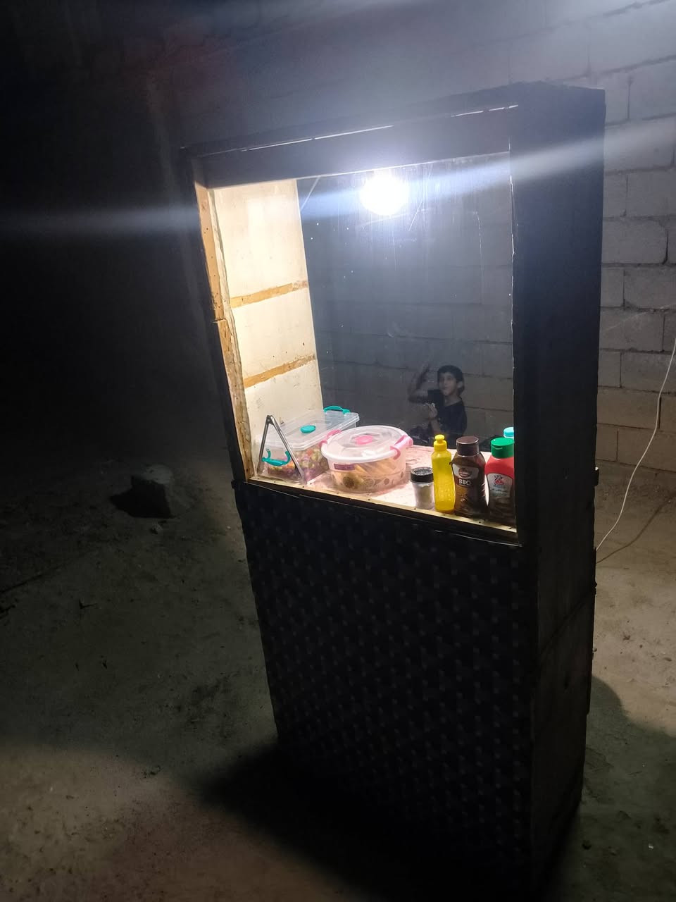 لا توجد تفاصيل

نص مكتوب في الصور:
- ***********