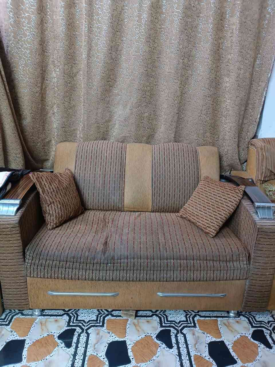 السلام عليكم للبيع بسعر 150وبي مجال للاستفسار الاتصال على الرقم ***********
