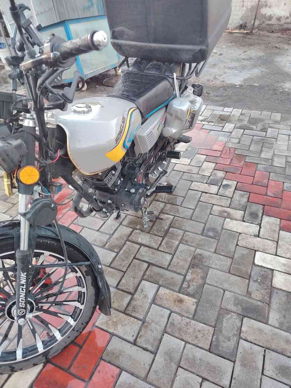سلام علیکم دراجة سولنك  اخت الجديد مكفولة كفالة عامة جيب فيتر وتعال السعر 875000 وبيهةمجال الطيبين
مكاني المنصور ***********
