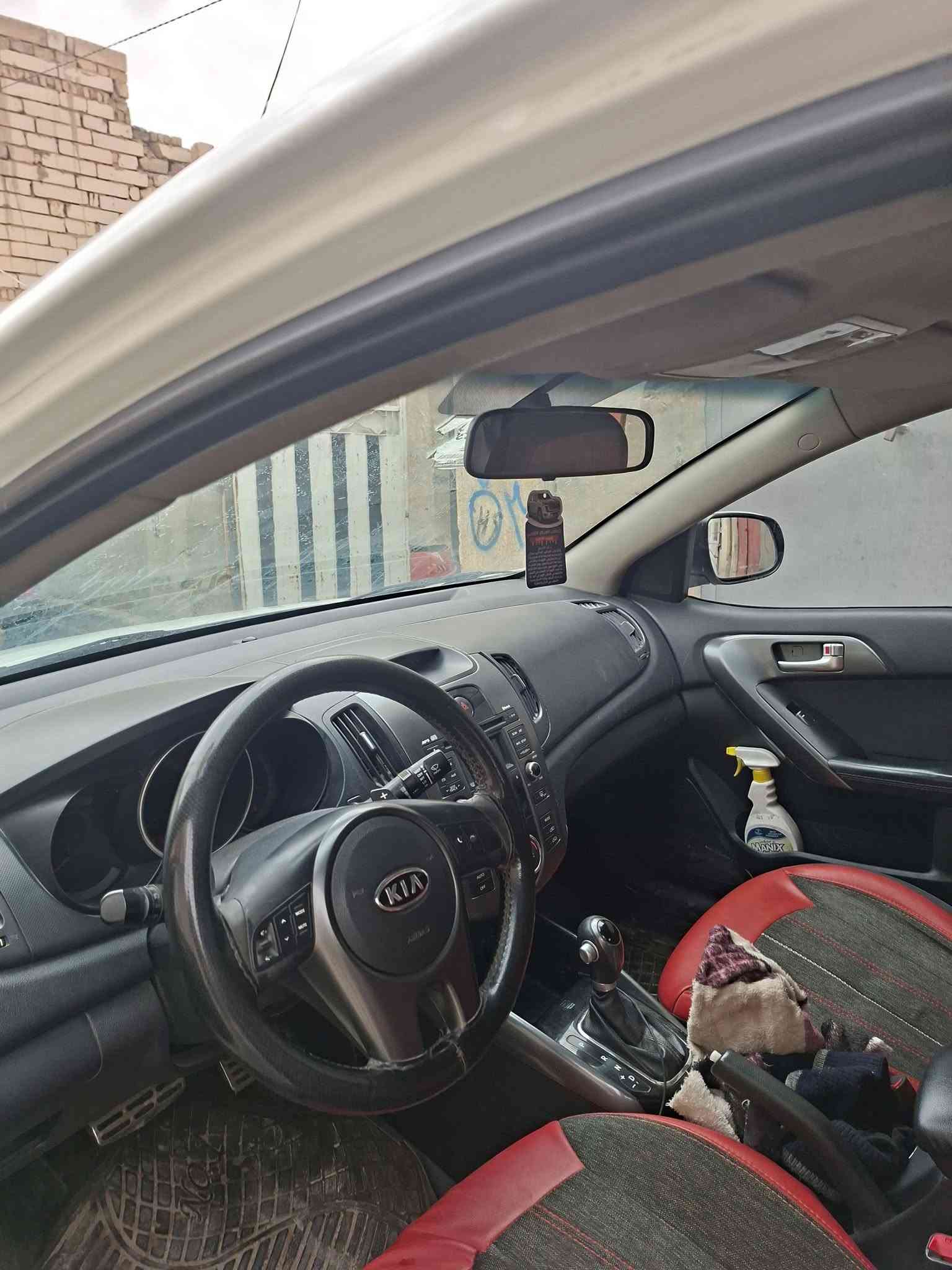 سيراتو ٢٠١٢
رقم دهوك 
بيهه صبغ بيبان  ثنين عكس السايق 
سنوية ل٢٠٣١
مكانهه كربلاء 
***********

١٠٢ السعر
