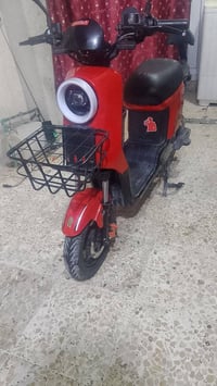 دراجه شحن ار 9 السعر ,400 وبيها مجال رقم الهاتف 07707991473 بها مجال