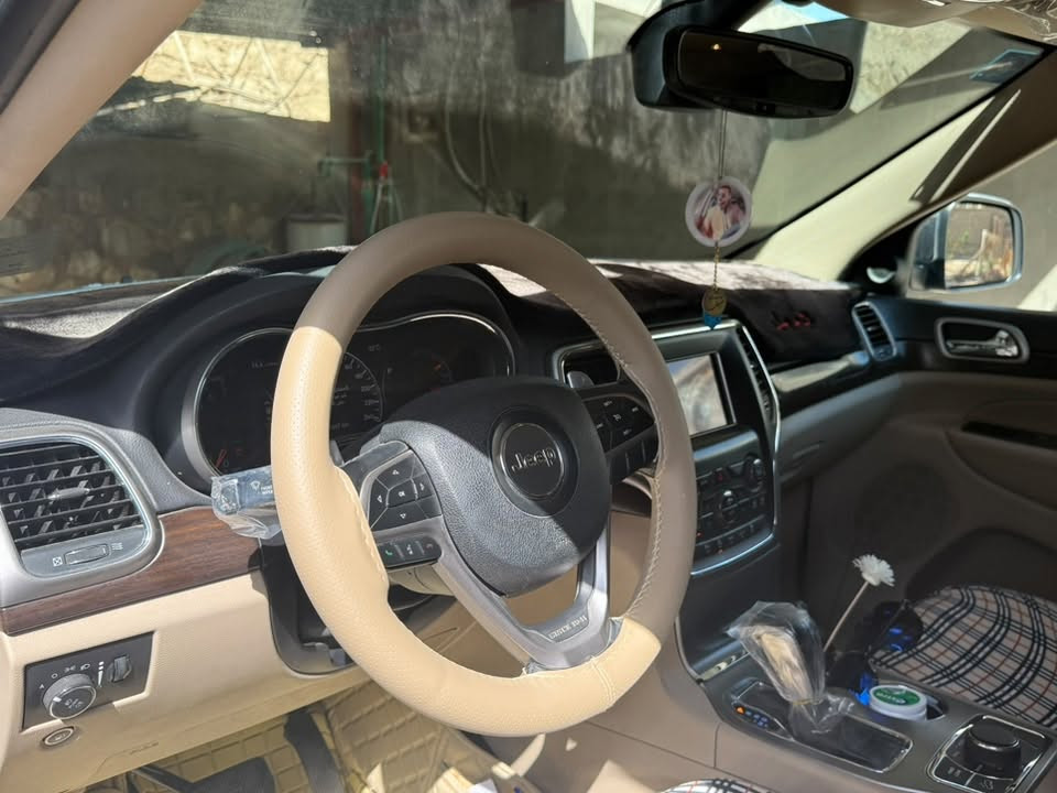 السلام عليكم جيب 18 لاريدو خليجي
لبيع 220 /النجف 
بيها طخات وتعديل بارد قليل 
رقم بغداد 

‭***********‬
