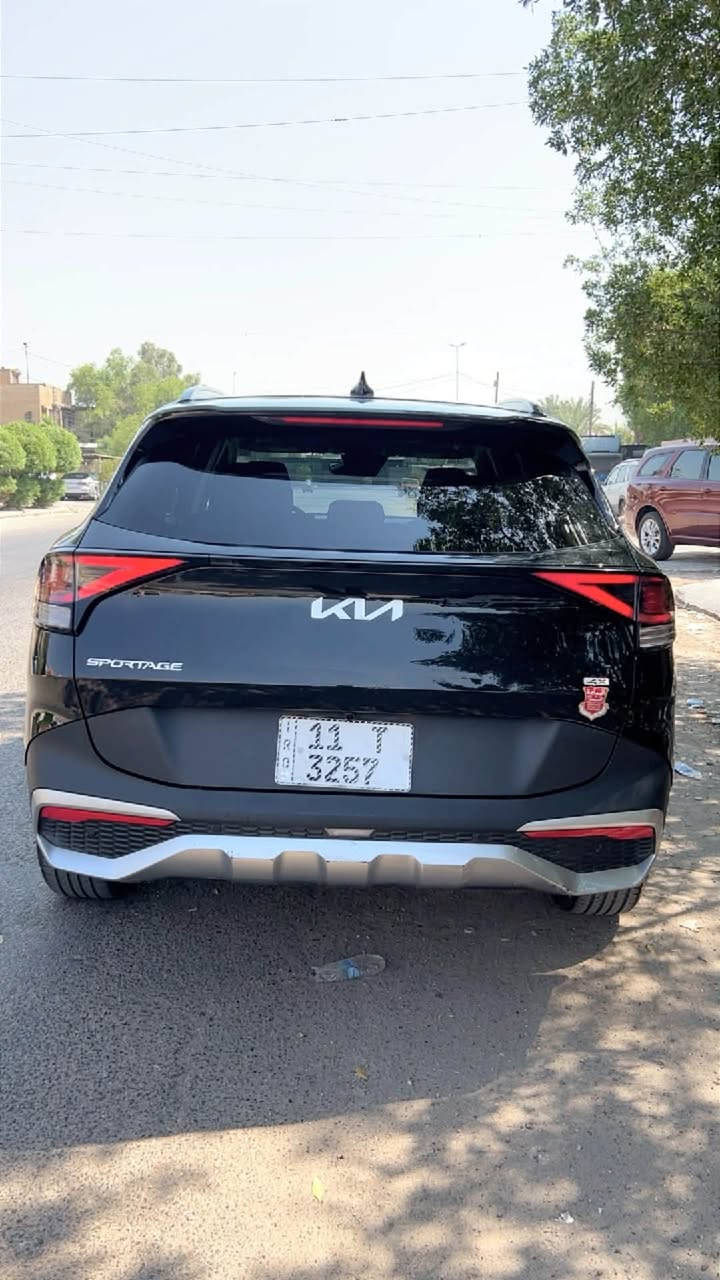 السلام عليكم 
سبورتج 2025 وراد امريكي حادثه جاملغ وبنيد بدون ايرباك 
رقم بغداد تحويل مباشر 
مواصفاته بصمه وتشغيل عن بعد 
رادار امامي وجانبي
كنات جلد وكهرباء + كشنات الاماميه تدفئه
ستيرن تدفئه 
اطفاء ذاتي 
سايد بريك بصمه 
فور ويل درايف 
تحكم مقود كامل
وباقي المواصفات المعروفه 
مكان السياره بغداد الشعب 
للاستفسار الاتصال 
***********

نص مكتوب في الصور:
- 2025 فول