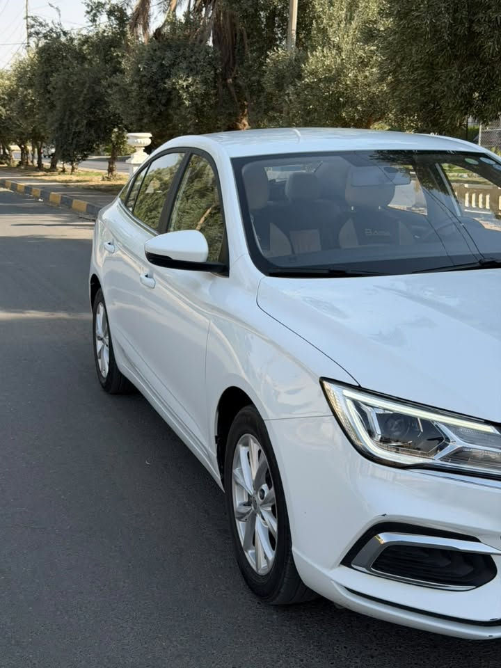 السلام عليكم 
MG 5 موديل 2024
رقم دهوك 

مواصفات comfort 
شاشة كاميرا خلفية حساسات خلفية 
تشغيل بصمة
محرك 1500
بدون ضرر بدون صبغ وبدون بارد 
السيارة بعدها بضمان الشركة 
باقي ضمان ٤ سنوات گير ومحرك وطخم وكهربائيات 
ماشية 55 الف 
السعر 109 وبيها مجال 
مكاني الموصل
للتواصل 
***********
