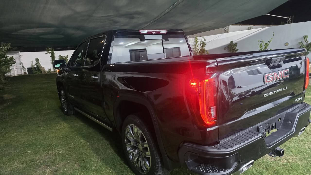 للبيع GMC سيرا 2024
دينالي الشكل الجديد 

باب طويل بدي قصير المرغوب

محرك6200 v8

4*4 فور ويل

سلايد روف فتحة

حساسات 360 درجة من كل الجهات 

رادار امامي خلفي و جانبي 360 درجه 

كامرات 360 و كامرة بالبدي و شاشه مراقبه بالمرايه الوسطيه نفس مال كدلاك

داخل جلد كشنات تدفئه وتبريد امامي وخلفي

كشنات هزاز تحذير

توقف ذاتي عند الرجوع  واتو ستوب و داتا شو بالدشبول 

مري شفط وترحيب و كامرات

باب خلفي 3 طكات 

جامه خلفيه كهرباء

دوسات كهربائيه اصلي  

منضومه كزوز سبورت بلاديه من امريكا 

5 انظمه قياده 

كير 10 نمر

تشغيل عن بعد كير طرح و شاشات ديجيتال بالكامل 

انارة محيطيه ترحيبيه 360 درجة
سياره رقم بغداد شهداء
بيه صبغ البدي
***********
السعر S 370
