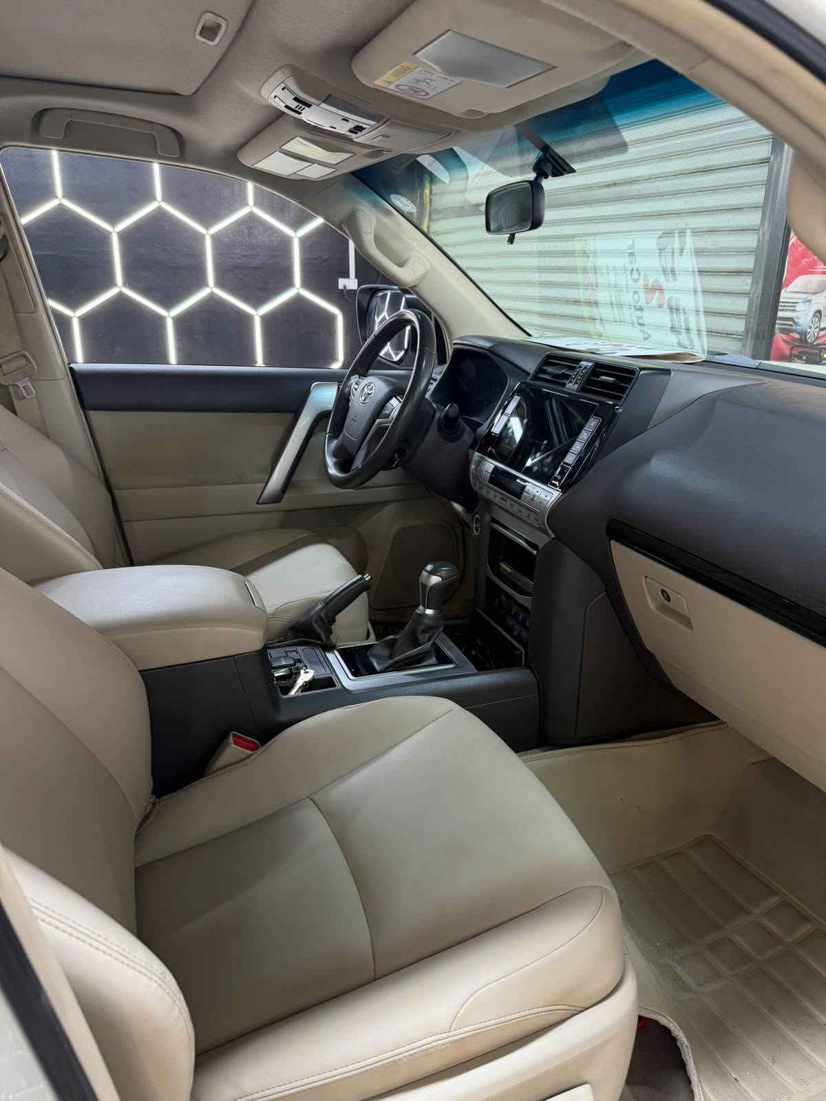 برادو2023مواصفات T.Xs  بأسمي  رقم اربيل
كويتي دبل تانكي 6سلندر 4000
ماشية 50 الف حقيقي 
مواصفات 
بصمة
فتحه
اشاير مري
كراسي كهرباء
شاشه كبيره
فور ويل
كاميره 
كراسي جلد 
بصمات عدد 2
تحكمات فول استيرن 
ثلاجه 

سيارة كفالة عامة بدون اي نقص جاهزة 

العنوان ديالئ  / بعقوبه 
السعر /***********📞
