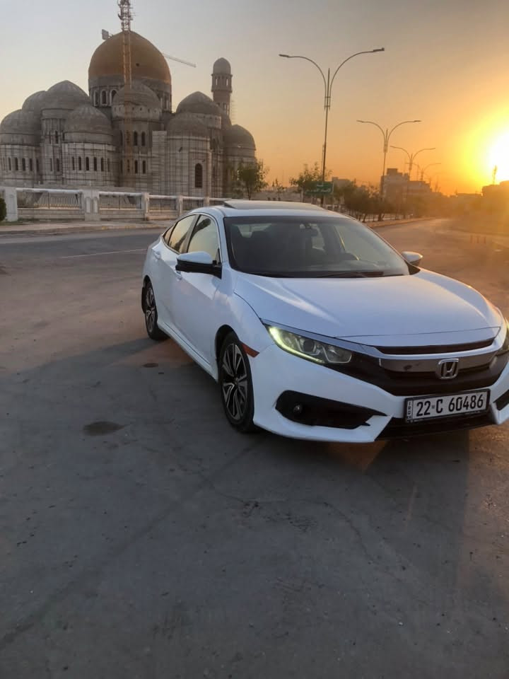 هوندا سيفك 2018
محرك 15 تيربو 
فول مواصفات 
تشغيل عن بعد 
سلايت + كاميرات بالمرايا 
تحكم ستيرن 
ثلاث وضعيات قياده 

بدون ضرر سرقه فقط موضح بالصور 
ينرادلها تبديل كمبريسر فقط 

السعر 95 
التواصل واتس ***********
