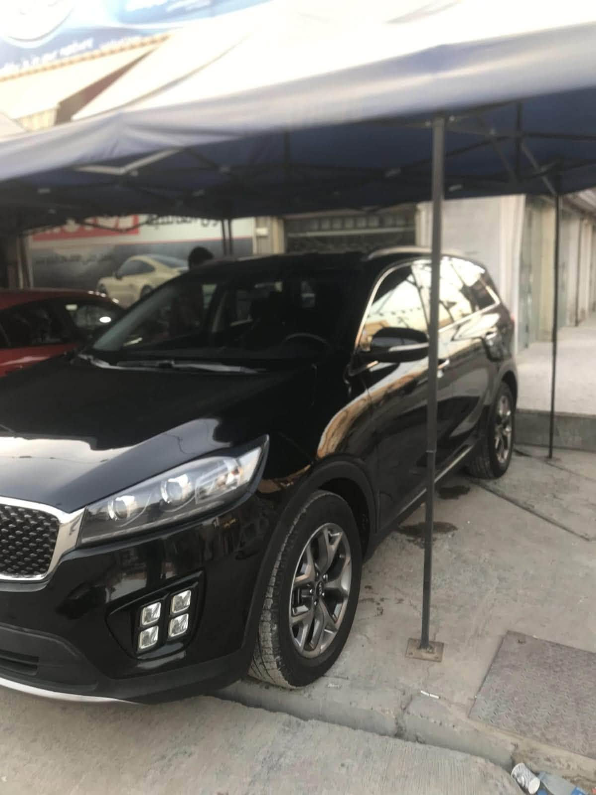 سورينتو موديل 2018 لون اسود امريكي 7راكب محرك 3300 gdi سويچ شاشه صغيره قطعتين تبريد مشروع وطني بسمي حادثها جاملغ وبنيد السعر خاص ***********

نص مكتوب في الصور:
- 2018 KIA SORENTO LX 5XYPG4A50LUXURY CARS > LISTINGS > 2018 KIA SORENTO LX 5XYPG4A50JG170613 2018 KIA SORENTO LX 2018 KIA SORENTO LX 5XYPG4A50JG170613 full
- %٥٢ |.|. 9:31 2018 KIA SORENTO LX 5XYPG4A50... luxurycarss.com 1 / 6 5XYPG4A50JG17061 LUXURY CARS > LISTINGS > 2018 KIA SORENTO LX 5XYPG4A50JG170613 2018 KIA SORENTO LX BODY STYLE 4DR SPOR
