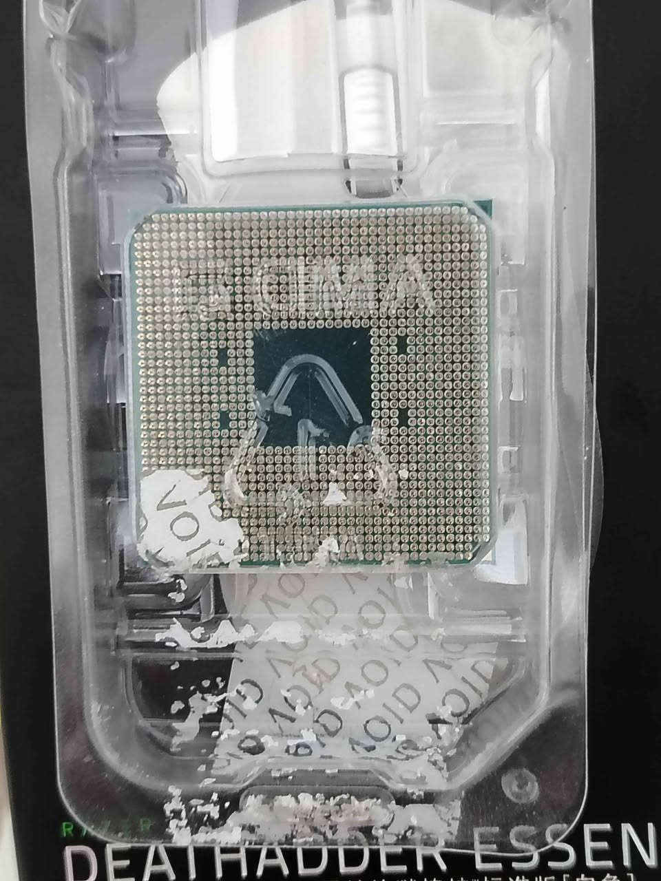 تحية طيبة للجميع متوفر معالج رايزن 5 5600gt يحتوي على كرت شاشة مدمج (داخلي) من نوع Radeon Graphics بـ 7 أنوية رسومية
يتيح لك تشغيل الجهاز وعرض الشاشة واستخدام وبرامج تصفح الإنترنت والألعاب الخفيفـة دون الحاجة لشراء كرت شاشة خارجي.يعتمد في أداء الرسوميات على الذاكرة العشوائية (RAM) للجهاز، ويفضل استخدام ذاكرة ثنائية القناة (Dual Channel) وبتردد عالي للحصول على أفضل أداء.يمكنك لاحقاً تركيب كرت شاشة خارجي قوي إذا رغبت في ترقية أداء الألعاب الثقيلة.
*********** بغداد, العراق
