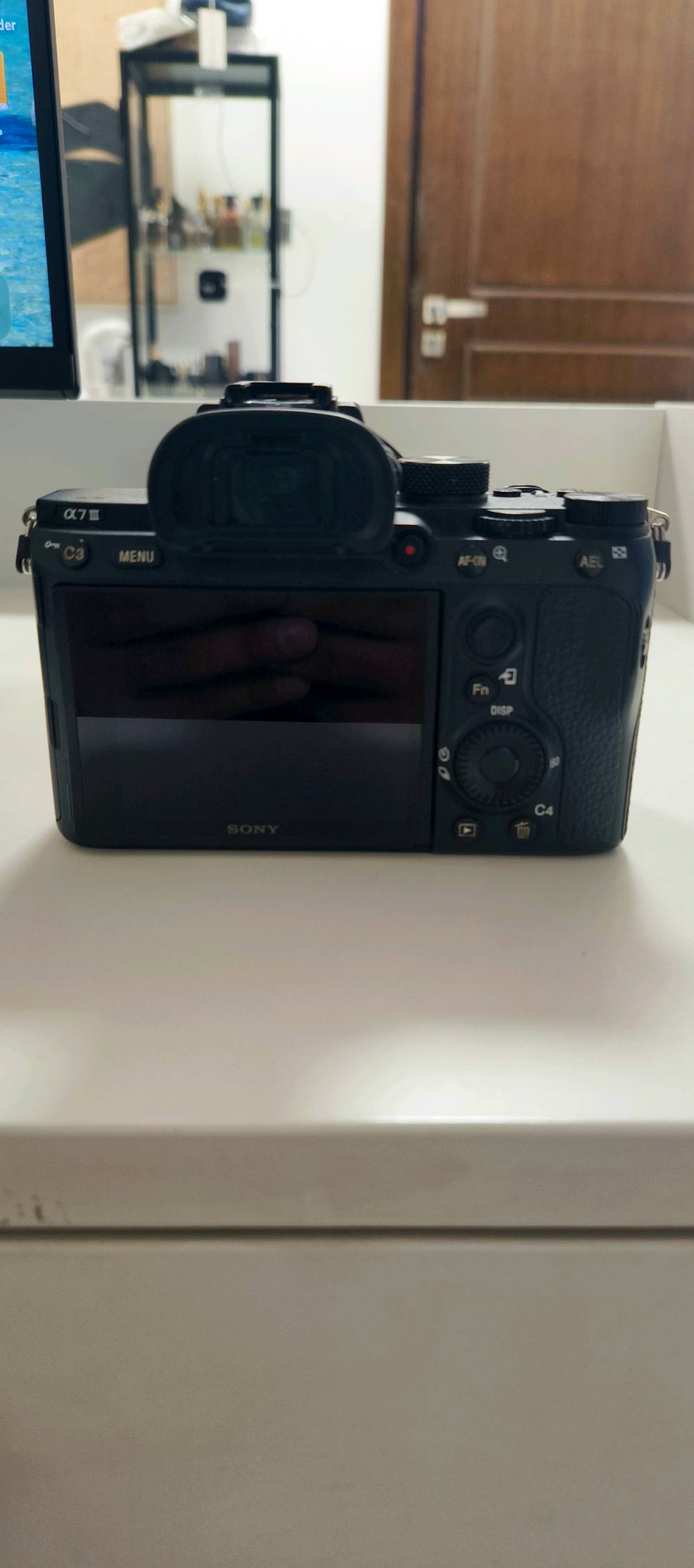 سوني a7iii  بدي فقط مواصفاتها معروفه
شترها 13k كاميرا كلش نظيفة و استعمال قليل و شخصي فقط مابيها اي اضرار كاميرا كل غراضها موجوده كارتونه و شاحنه و بطاريه

سعرها 1،150 قفل مابيها اي مجال سعر نهائي  اي استفسار دايركت او *********** واتساب