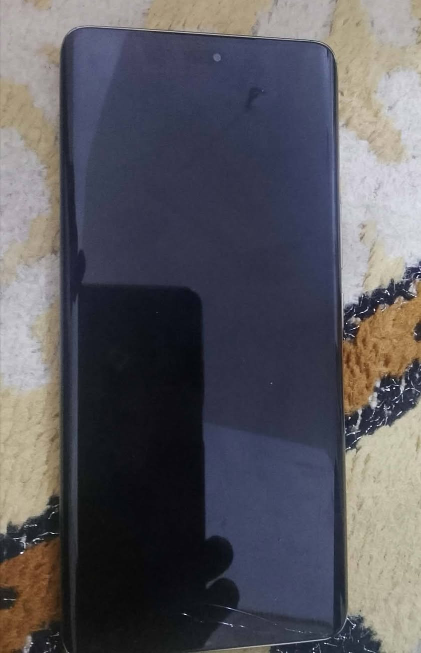 هونر اكس c9 • ٢٥٧ • شاشة مكسورة