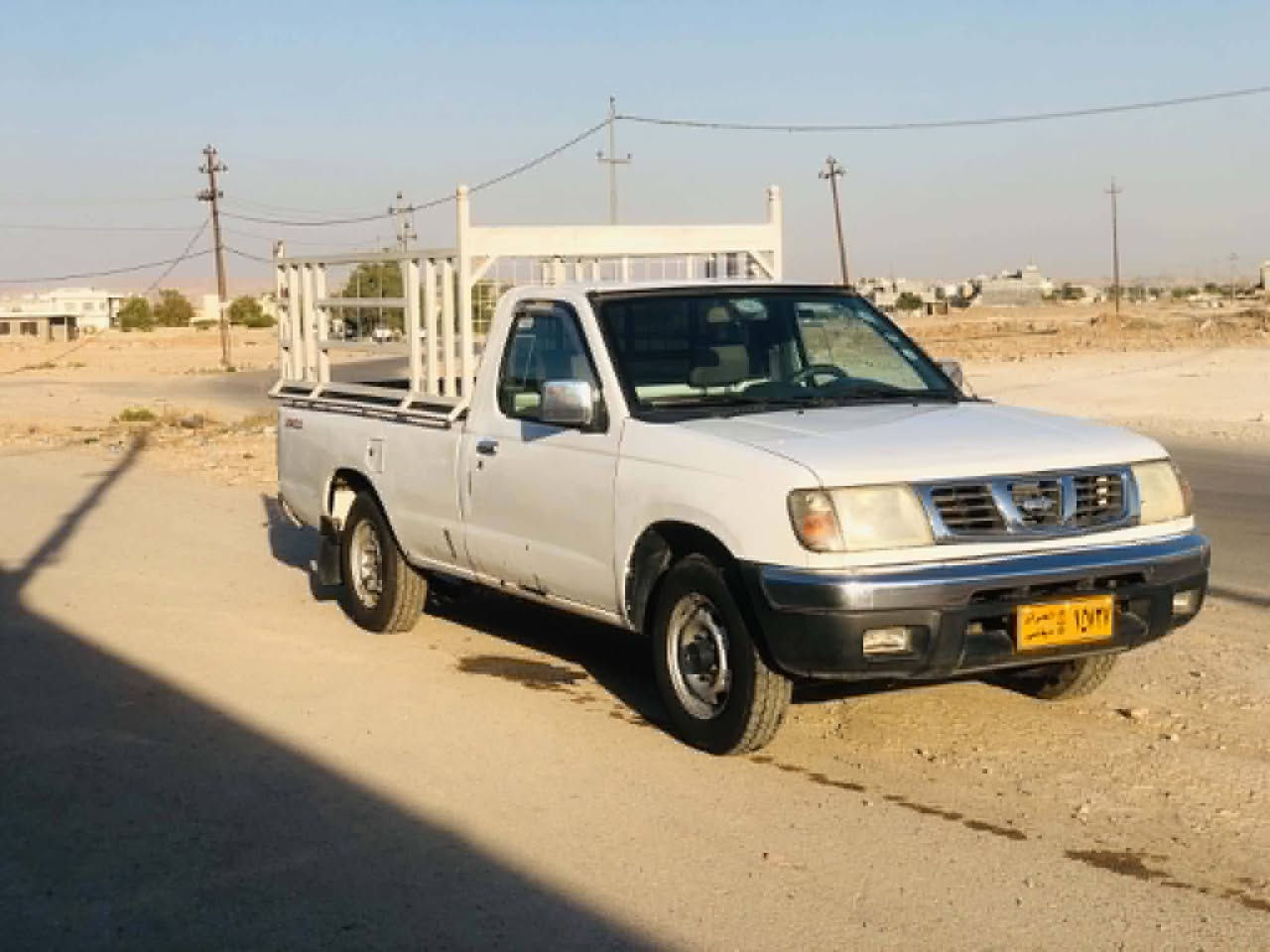 نیسان پیکاب 2002 تاك
ڕەقم دیالی 
هیچ مەسرەفێکی تێدانیە 
زۆر توند و تۆڵە 
سەیارە ماڵی دۆستە 
شوێن هەولير

گێر و مەکیەنەی بەشەرت 
هیچ کێشەیەکی تێدا نییە 

ژمارەی خاوەنی سەیارە 
***********
