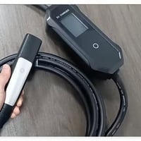 شاحنة تسلا ١٦ امبير للرحلات والطواريء  مع جنطة قماش  السعر ١٥٠ الف دين...